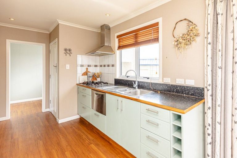 Photo of property in 1 Kelvin Street, Aramoho, Whanganui, 4500