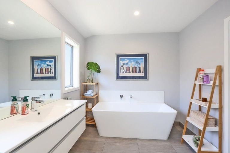 Photo of property in 9 Manapouri Street, Poraiti, Napier, 4112