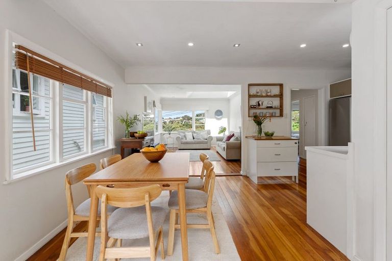 Photo of property in 7 Houghton Bay Road, Houghton Bay, Wellington, 6023