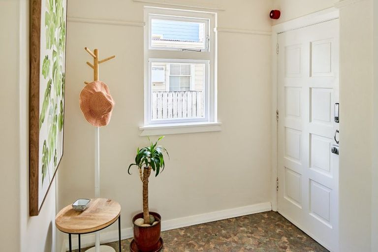 Photo of property in 3/1 Rixon Grove, Mount Victoria, Wellington, 6011