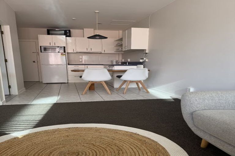 Photo of property in Terrace Tower Apartments, 1d/126 The Terrace, Wellington Central, Wellington, 6011
