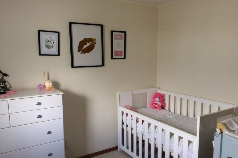 Photo of property in 18 Whirinaki Crescent, Heretaunga, Upper Hutt, 5018