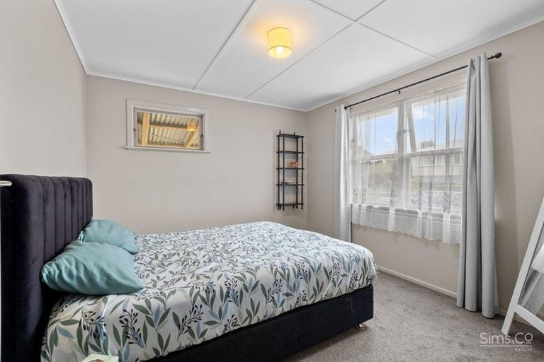 Photo of property in 4 Glenn Street, Castlecliff, Whanganui, 4501