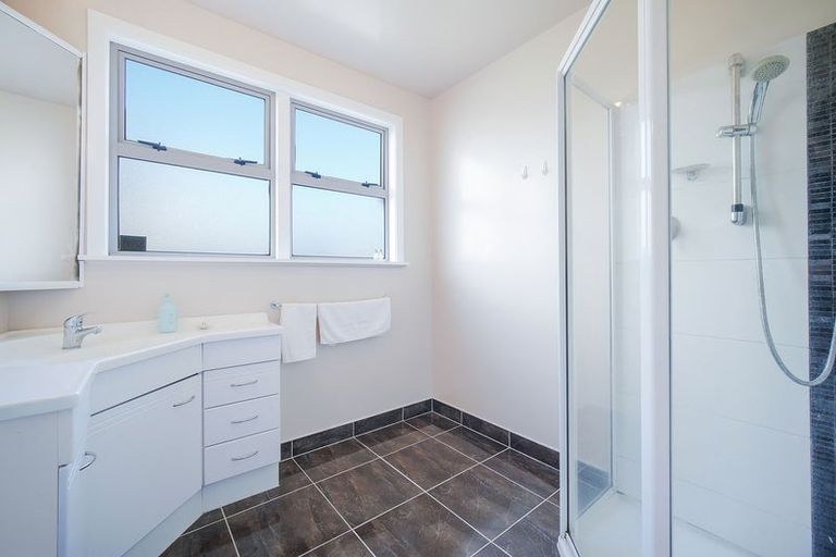 Photo of property in 15 Larne Avenue, Pakuranga Heights, Auckland, 2010