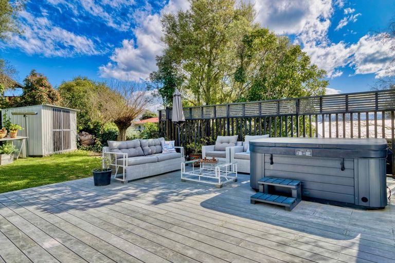 Photo of property in 14 Simla Avenue, Havelock North, 4130