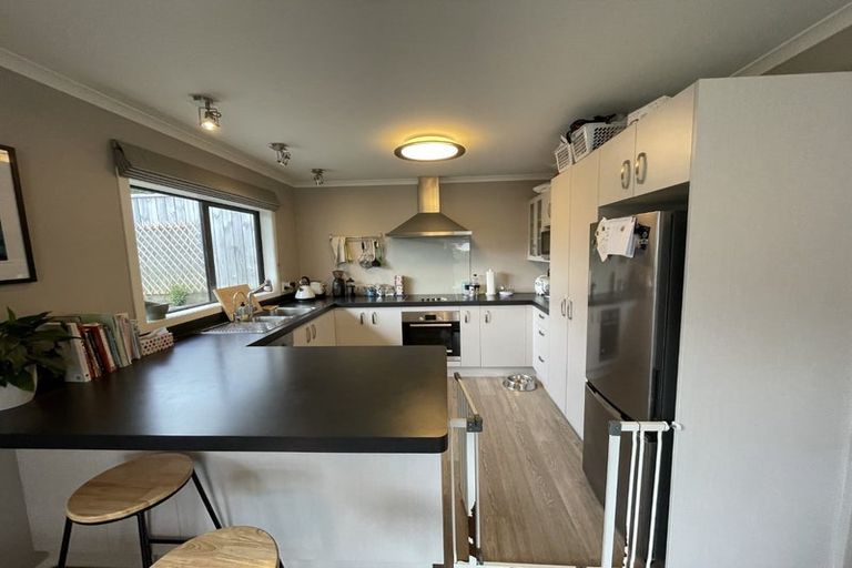 Photo of property in 4 Cresswell Place, Johnsonville, Wellington, 6037