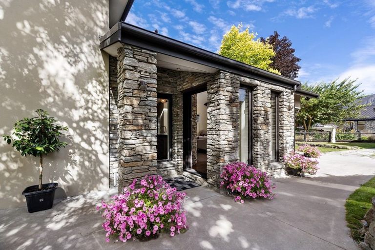 Photo of property in 94 Centennial Avenue, Arrowtown, 9302