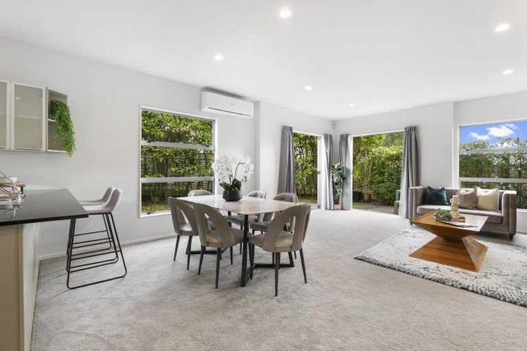 Photo of property in 5/40 Scarlet Oak Drive, Schnapper Rock, Auckland, 0632