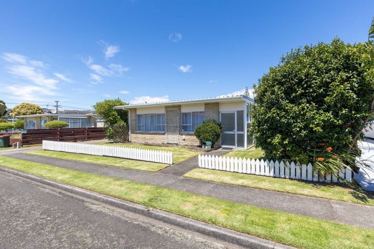 Photo of property in 3a Naumai Place, Spotswood, New Plymouth, 4310