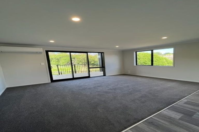 Photo of property in 10 Wrybill Way, Welcome Bay, Tauranga, 3112