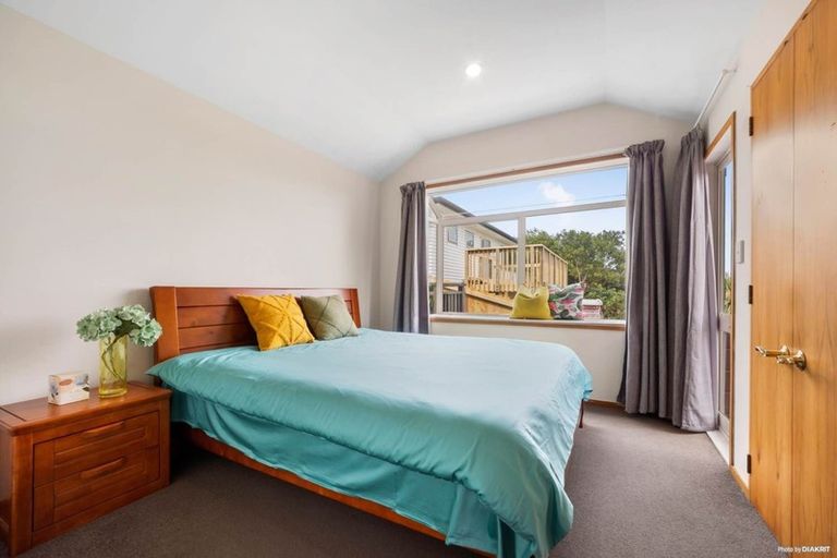 Photo of property in 16a Honeysuckle Lane, Mairangi Bay, Auckland, 0630