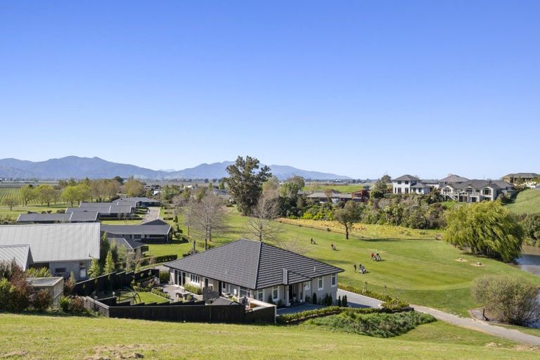 Photo of property in 32 Golf View Close, Fairhall, 7272