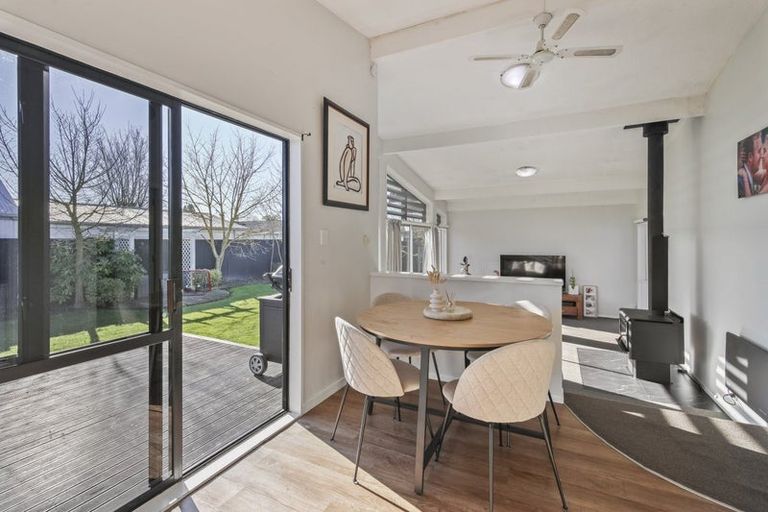 Photo of property in 2 Watson Place, Rangiora, 7400
