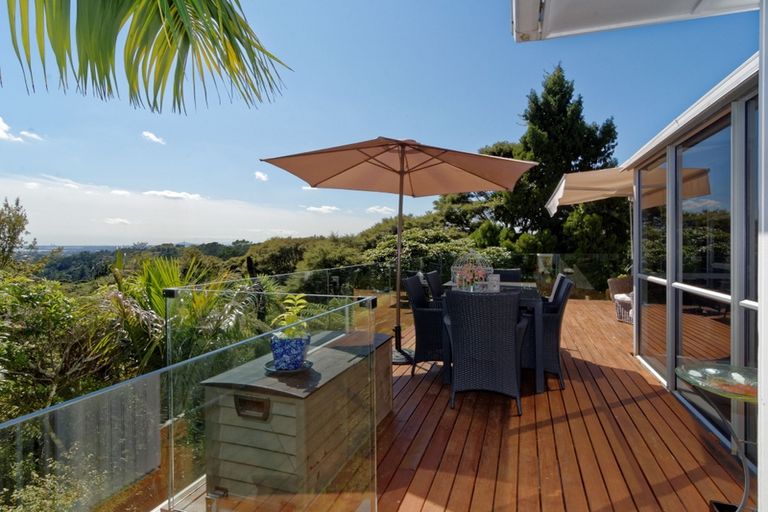 Photo of property in 191 Shaw Road, Oratia, Auckland, 0604