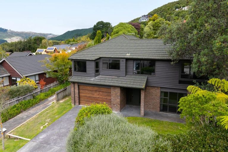Photo of property in 15 Duval Grove, Tawa, Wellington, 5028