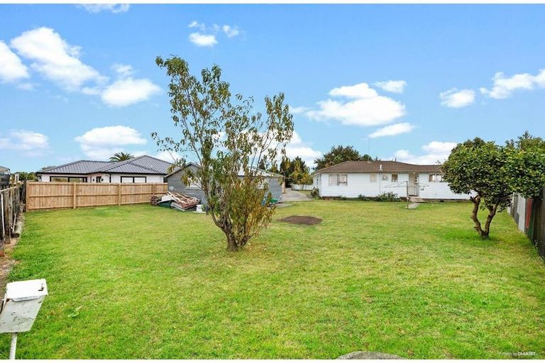 Photo of property in 27 Pukeroa Place, Papakura, 2110