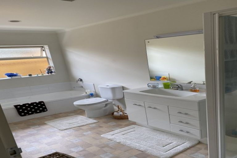 Photo of property in 19 Chesterfield Way, Orewa, 0931