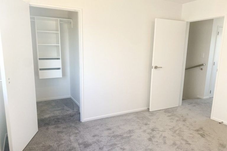 Photo of property in 33b Matipo Road, Te Atatu Peninsula, Auckland, 0610