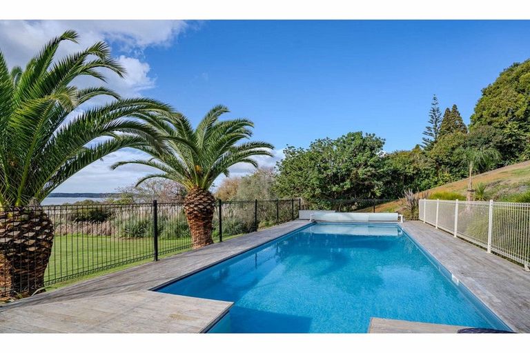 Photo of property in 11 The Lookout, Kerikeri, 0230
