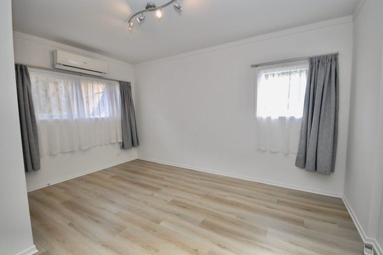 Photo of property in 3/4 Rangitoto Terrace, Milford, Auckland, 0620