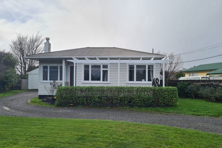 Photo of property in 45 Cologne Street, Martinborough, 5711