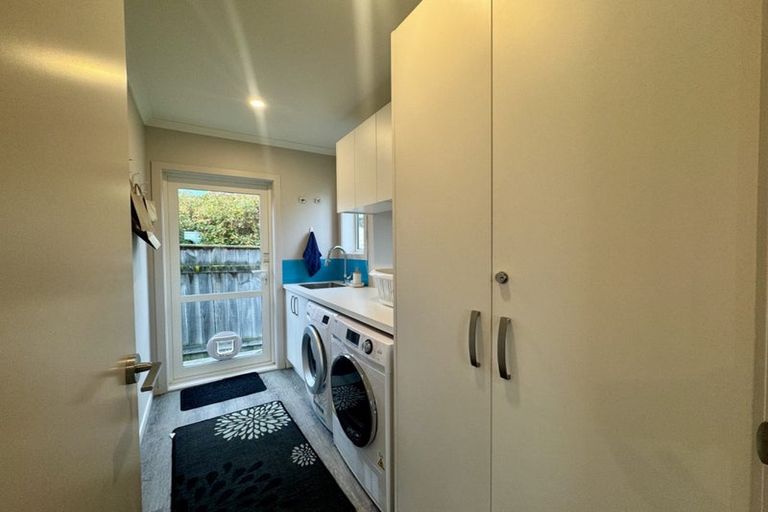 Photo of property in 77 Dublin Street, Martinborough, 5711