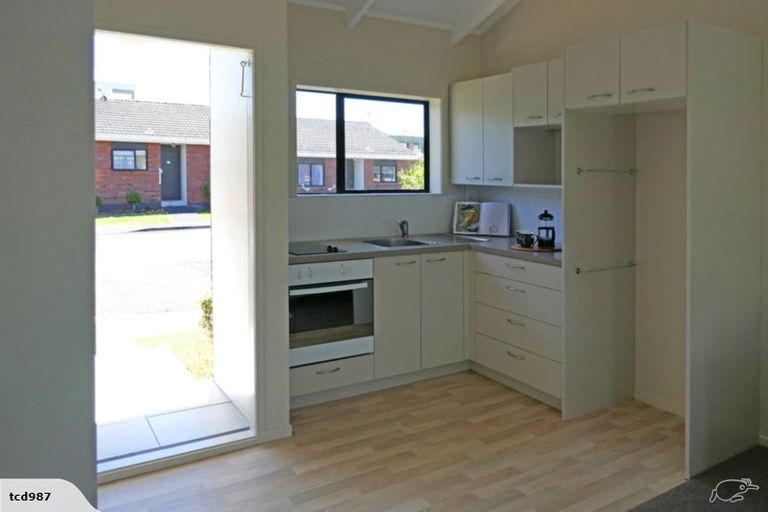 Photo of property in 3 Bellbird Place, Orewa, 0931