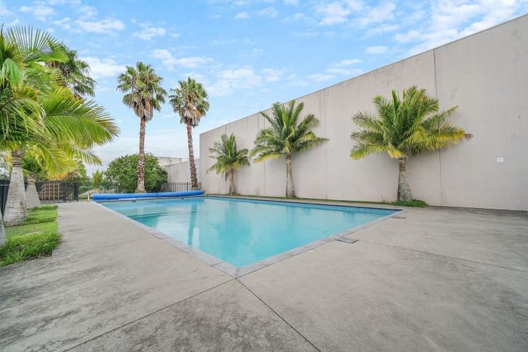 Photo of property in 14a/30 Westward Ho, Glen Eden, Auckland, 0602