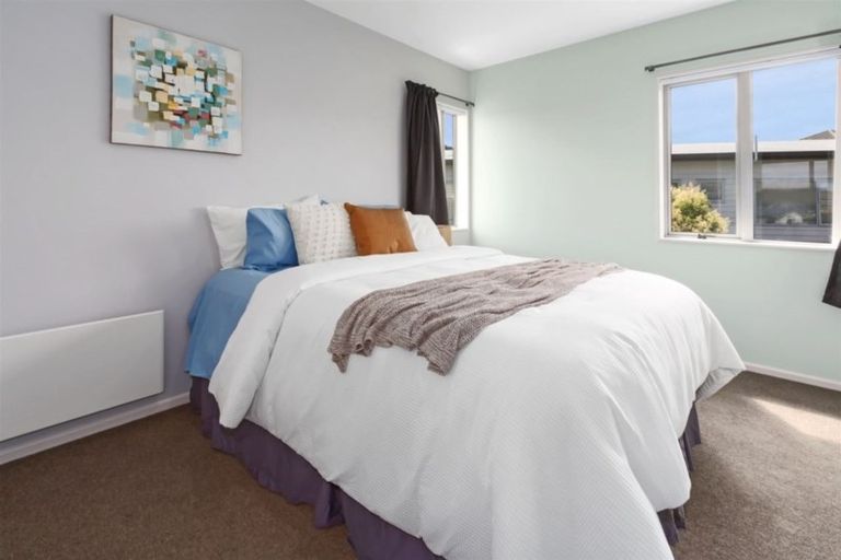 Photo of property in 6 Sumner Terrace, Aotea, Porirua, 5024