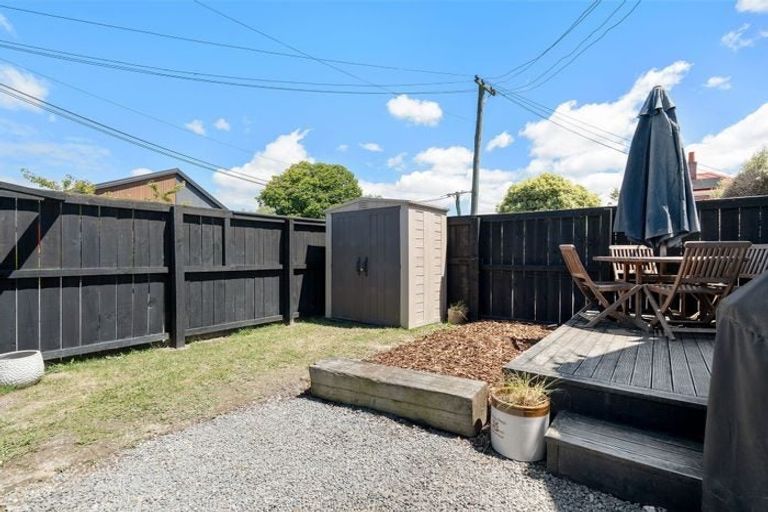 Photo of property in 1/11 Radnor Street, St Albans, Christchurch, 8014