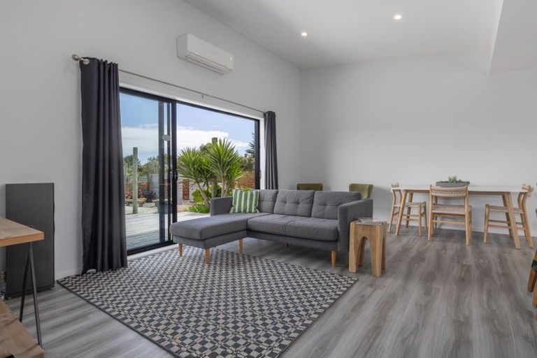 Photo of property in 7 Strathnaver Drive, Waikawa Beach, Manakau, 5573