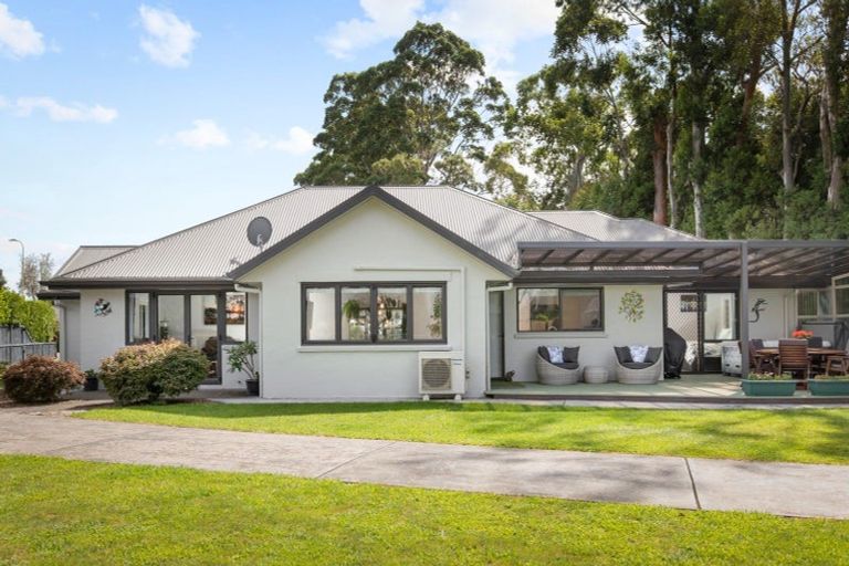 Photo of property in 10 Bransley Grove, Katikati, 3129