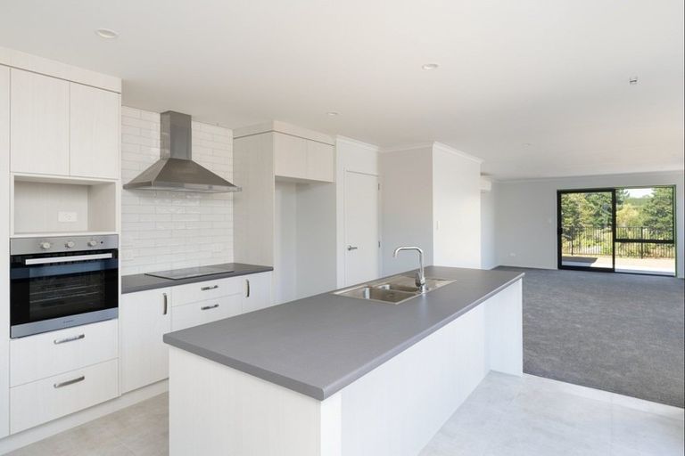 Photo of property in 23 Pioneer Crescent, Omokoroa, 3114