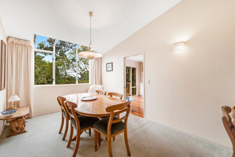 Photo of property in 18 Gibson Place, Mellons Bay, Auckland, 2014