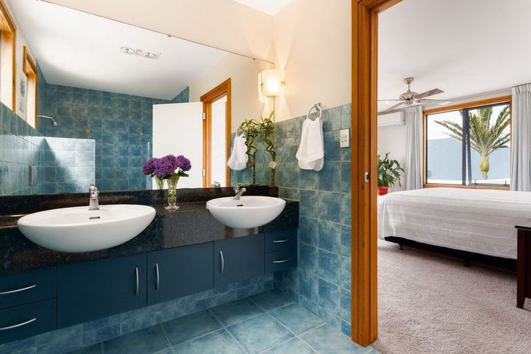 Photo of property in 2 La Cumbre Close, Bethlehem, Tauranga, 3110