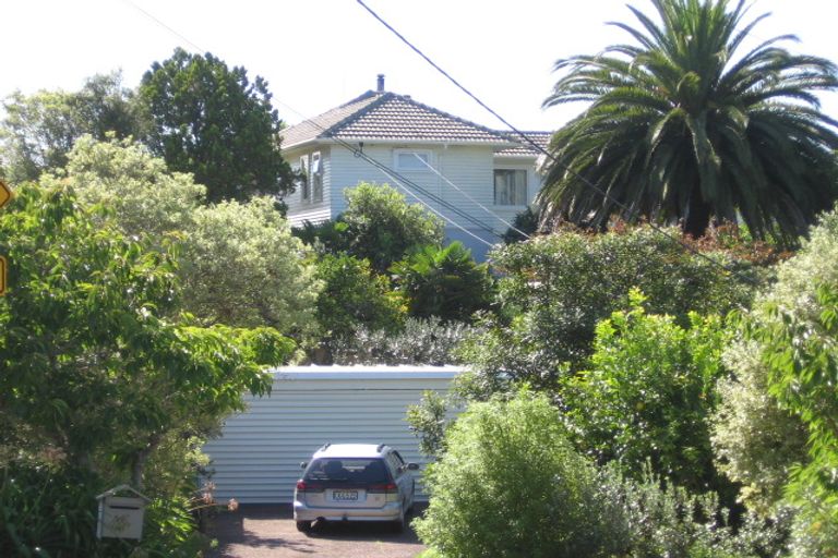 Photo of property in 1a Agathis Avenue, Mairangi Bay, Auckland, 0630