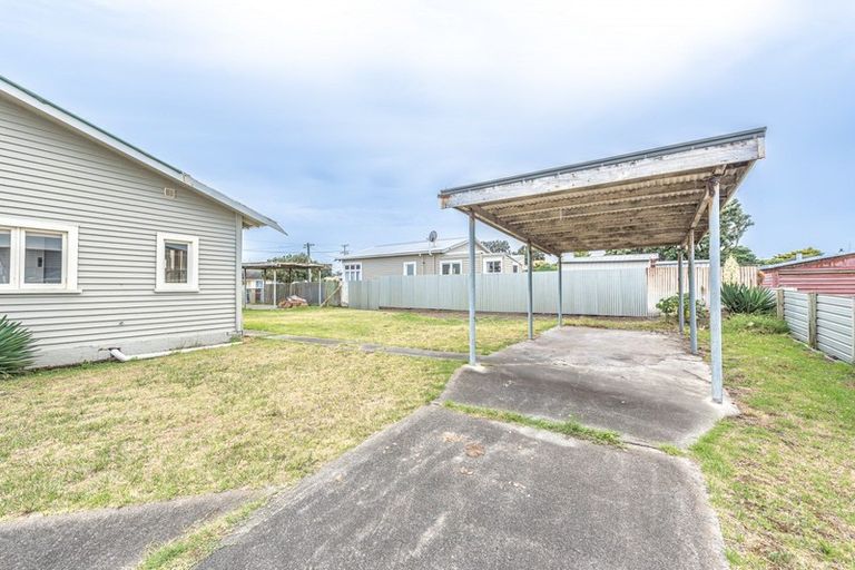Photo of property in 32 Aotea Street, Castlecliff, Whanganui, 4501