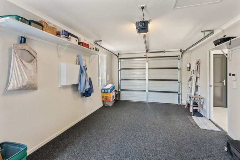 Photo of property in 12 Mcgregor Place, Paraparaumu, 5032