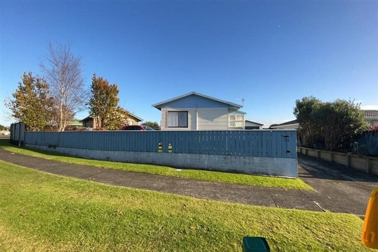 Photo of property in 10 Trimble Place, Bell Block, New Plymouth, 4312
