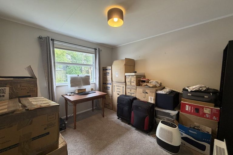 Photo of property in 6 Lenox Grove, Johnsonville, Wellington, 6037