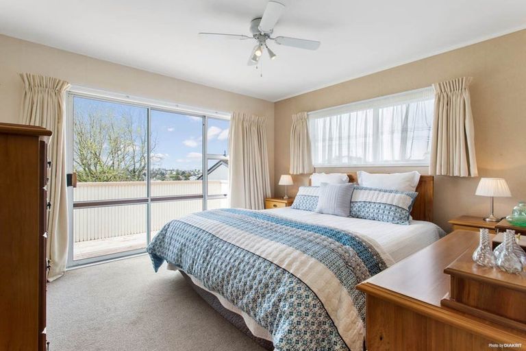 Photo of property in 5 Jeanette Place, Mairangi Bay, Auckland, 0630