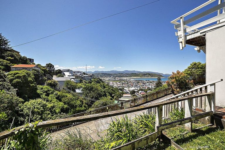 Photo of property in 51 Buckingham Street, Melrose, Wellington, 6023