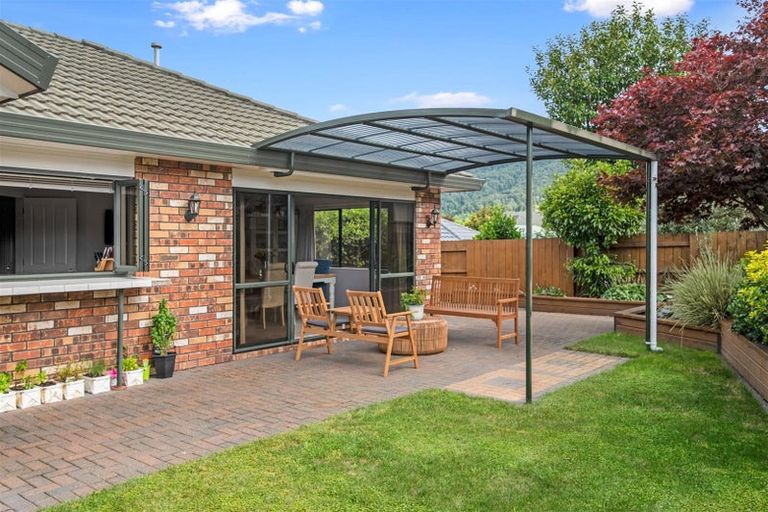 Photo of property in 4 Mccahon Drive, Pukehangi, Rotorua, 3015