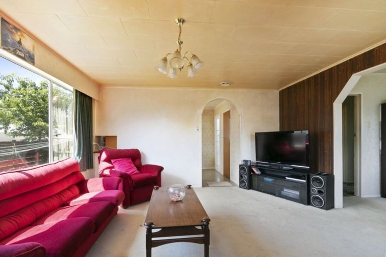 Photo of property in 2/312 Wellington Road, Wainuiomata, Lower Hutt, 5014