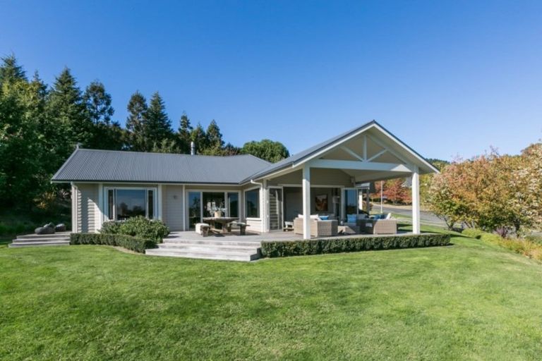 Photo of property in 24 Tauroa Valley Road, Havelock North, 4130