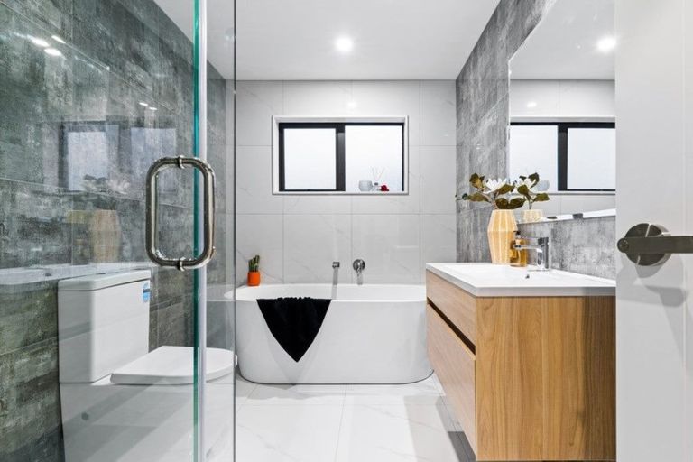 Photo of property in 19 Kearns Drive, Hobsonville, Auckland, 0616