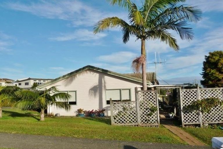 Photo of property in 1a Saint Johns Road, Coopers Beach, 0420