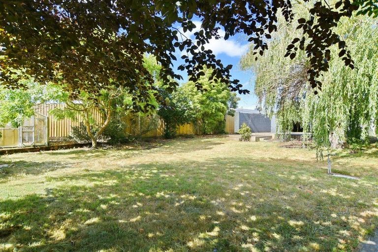 Photo of property in 27 Burwood Road, Burwood, Christchurch, 8083