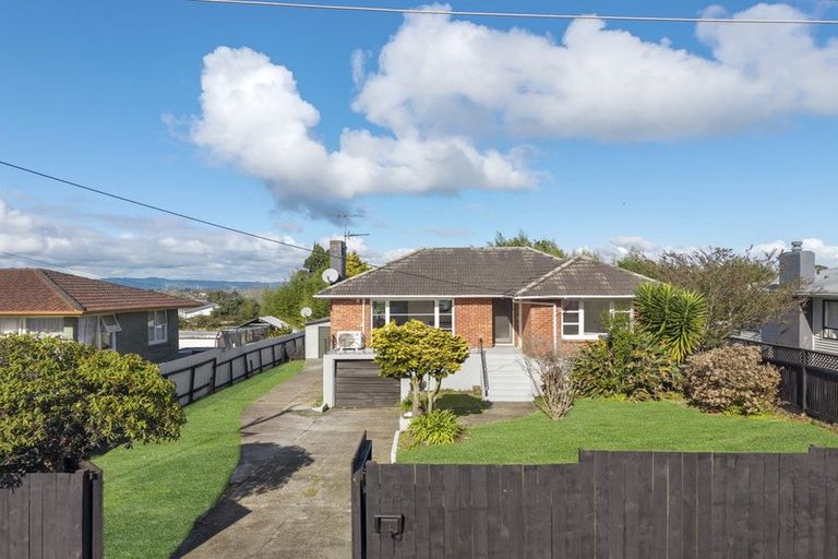 Photo of property in 12 Clayton Road, Manurewa, Auckland, 2102