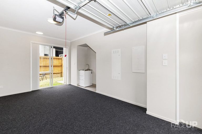 Photo of property in 5 Poaka Road, Hobsonville, Auckland, 0616